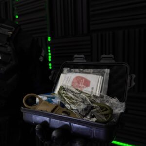 Outdoor Survival Kit - Notfallset in einer Box 19 × 11 cm mit Kompass, Pfeife und Überlebensausrüstung